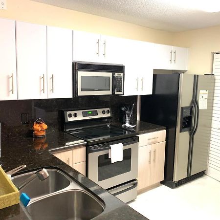 Renovated 2/2 Unit At Yacht Club/Aventura Apartamento Exterior foto